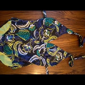 Athleta bathing suit. (40C/38D/36DD)